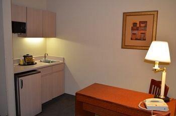 West - Chenal Pkwy, An Ihg 3* Little Rock